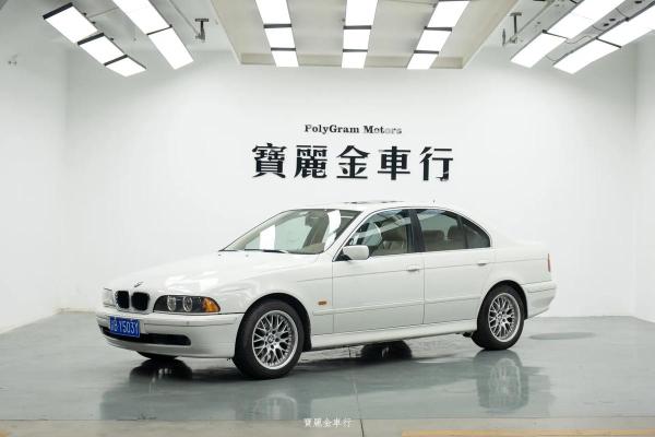2002马年出生的人命运解析：激情与奋进的旅程
