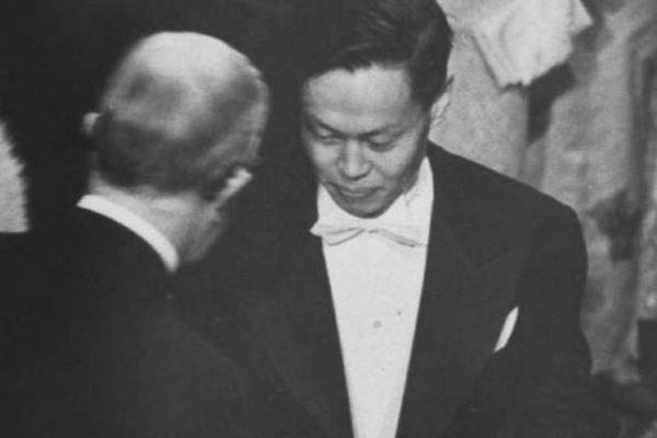 杨振宁的星座命盘与成就之路 杨振宁的星座命盘与成就之路