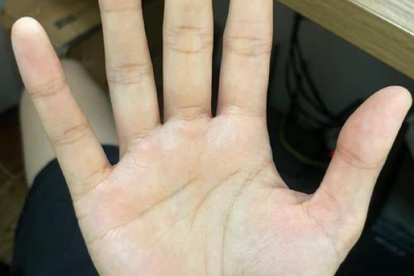 揭秘月牙手纹：命格与运势的奇妙关联