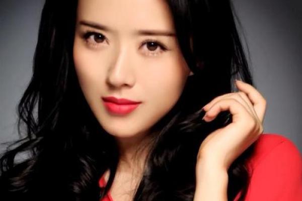 探秘青龙命格：流光溢彩的人生之路