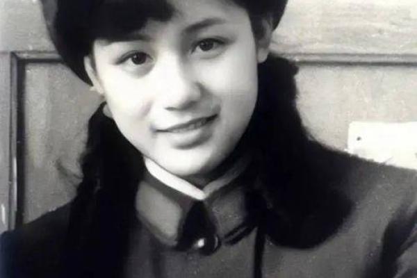 1963年出生的女性：命运、性格与魅力的探索