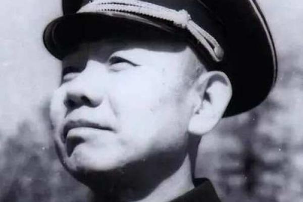 1927年：历史的转折点与命运的交汇