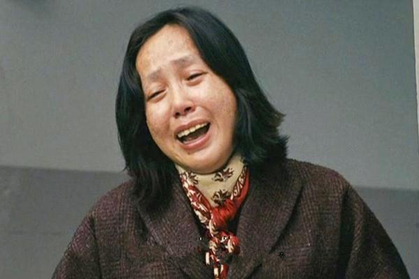 孤官无辅女命：独立、坚韧与智慧的女性命运探究