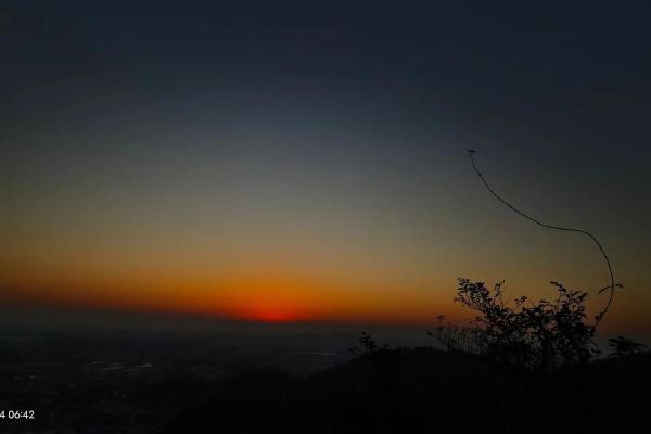 1952年腊月十九的命运:寒冬暖阳下的故事与启示 1952年腊月十九的命运:寒冬暖阳下的故事与启示