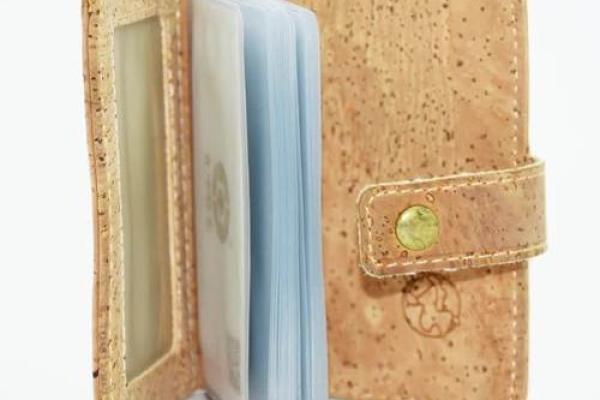 男人泪眼中的人生哲学:坚韧与柔软的交融之道 男人泪眼中的人生哲学:坚韧与柔软的交融之道