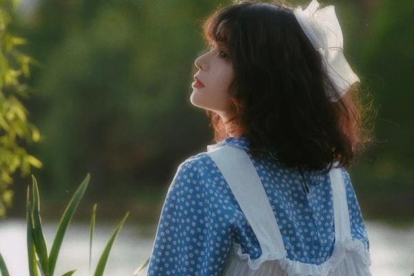 1987年出生的人命运揭秘：与星辰共舞的灵魂旅程