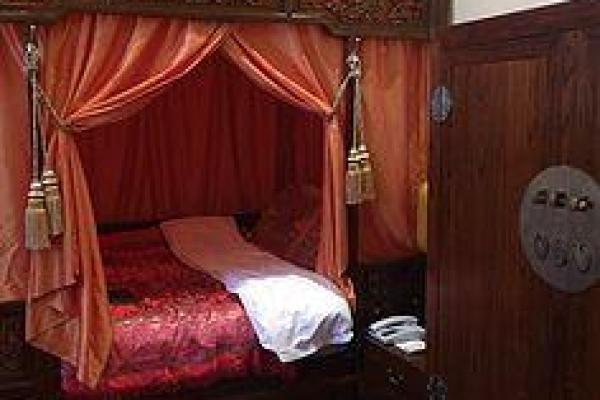 一九八六年女命解析：命卦与人生轨迹的深度剖析