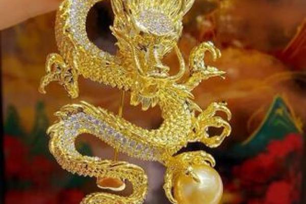 金龙命人士的最佳首饰选择：运势与美丽兼得