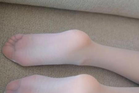 女人脚趾很长的秘密：揭秘影响命运的脚趾美学