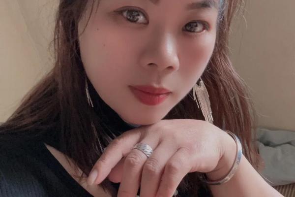 二十岁女孩命运与选择：如何迎接人生的美好未来