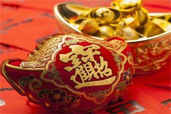 金命女的颜色象征与生活中的启示