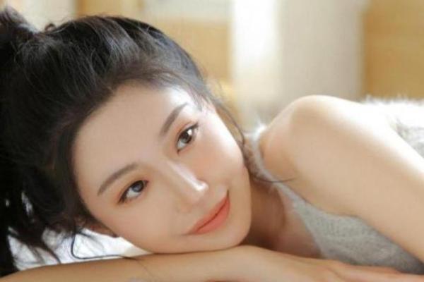 揭秘富婆命：从女命八字解析财富奥秘！