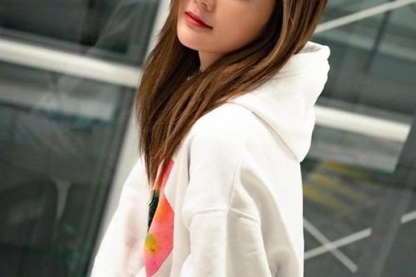 顺脚走路的女人：揭示命运背后的奥秘与智慧