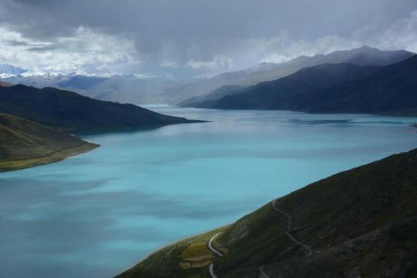 44岁男人的命运之谜：生命的转折与自我实现