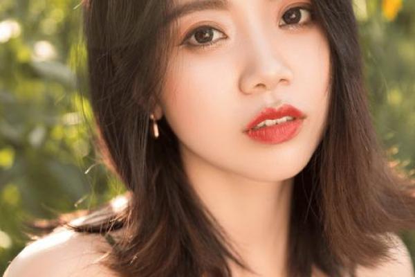 言语较少的女人，命运背后的深思与启示