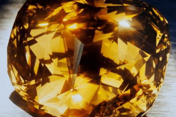 钻石命:命运与财富的辉煌交织,揭示你的潜能和机遇 钻石命:命运与财富的辉煌交织,揭示你的潜能和机遇