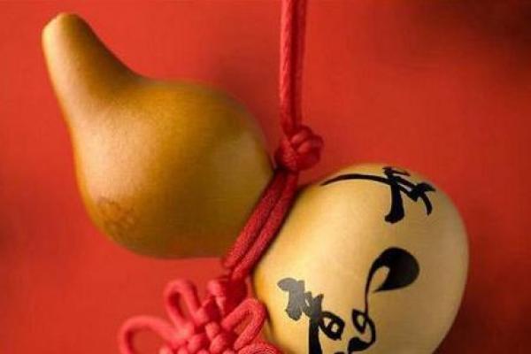 27岁生肖鸡的命运秘笈：从性格到财运的全方位解析