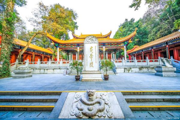 探索二零零一年的正月十二：华夏文化的悠久传统与现代展现