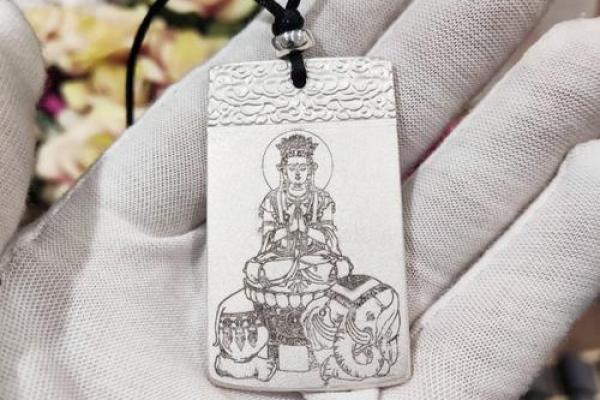 金命火旺者适合佩戴的饰品与吉祥物推荐
