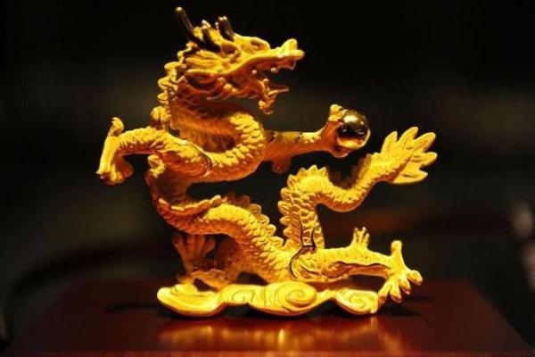 属龙的2000年命理解析：走向成功与幸福的秘密