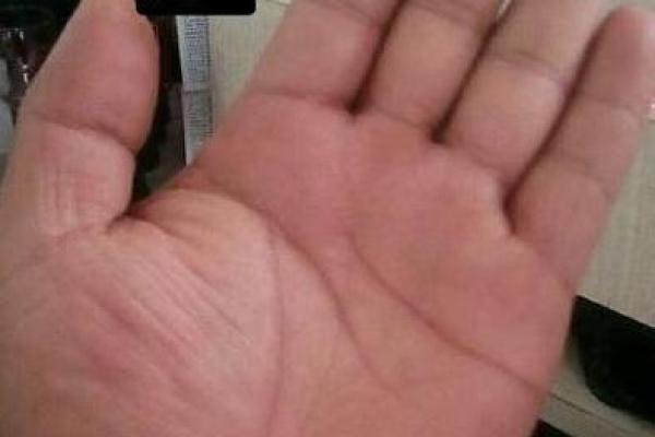 双手断掌的女人命运解析：揭开神秘面纱
