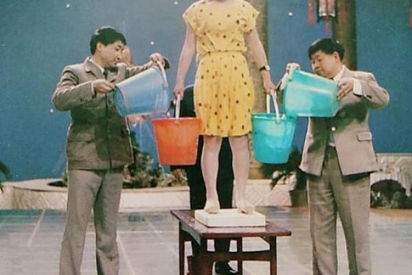 《在1984年,色彩与生活的碰撞》 《在1984年,色彩与生活的碰撞》