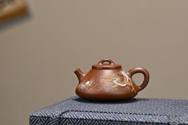 紫砂壶的魅力：命中注定的雅趣与人生哲学