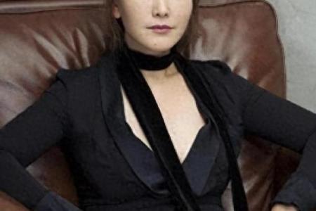 《凤命天子：一场命运交错的爱情传奇》