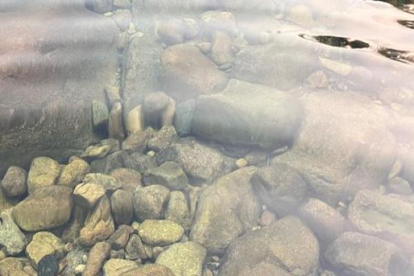 大溪水命人忌讳的颜色及其深层寓意探讨