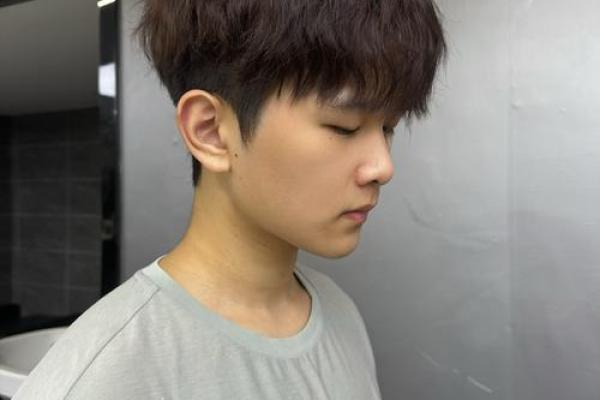 火命之人适合的发型揭秘：优雅与个性的完美结合