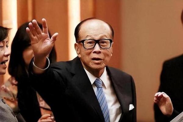 李嘉诚的命卦解析：揭开成功背后的玄机与哲学