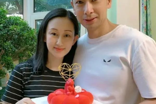 2018年狗宝宝的命运解析：幸福与挑战并存的生活之路
