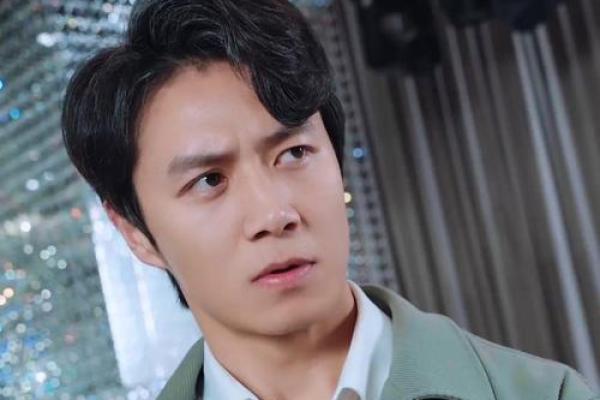 睫毛短的人，命运多舛，幸运逆袭的秘密！