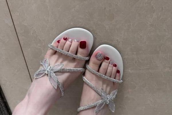 探讨脚指头短粗的女生命运与性格特征