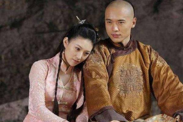 顺治皇帝与董鄂妃的命理探秘：爱与命运的交织