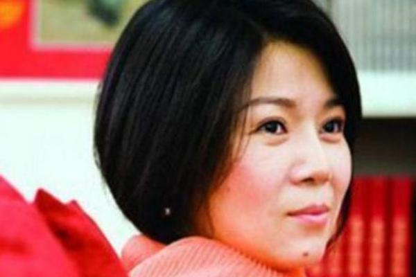 梅花痣的女人命运解析：揭示她们的独特魅力与人生轨迹
