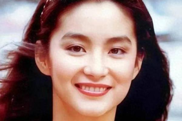 1995年出生的女性命运与性格探索：揭示属于她们的独特人生轨迹