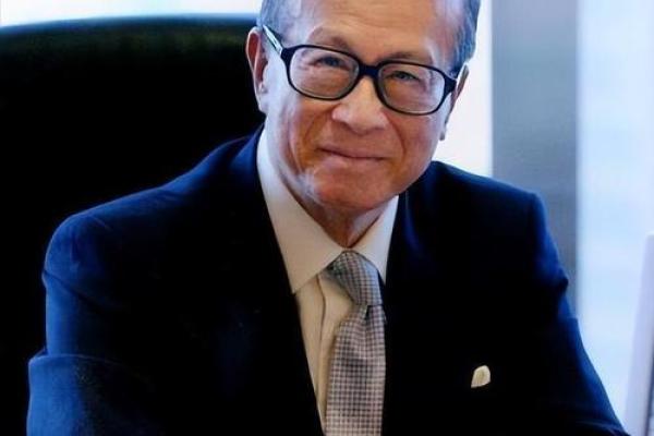 李嘉诚：商界巨头的正格命局与成功之道
