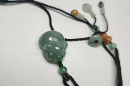 太阳火命必备项链：提升运势与个性的完美选择