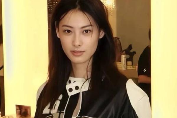 揭开耳朵高于眉毛的命理奥秘，助你了解自身潜能与性格！