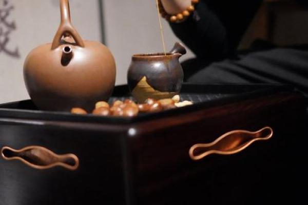 炉中火命适合什么艺术？探寻心灵与自然的完美结合