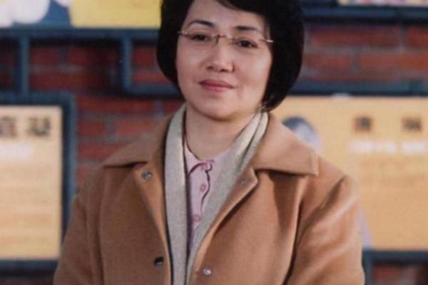 双宫命局女命：解析其独特的命理特征与人生轨迹