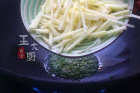 夏日续命：清凉饮品与健康食物的完美组合