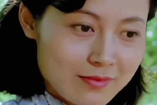 1981年出生的命女孩：命运与爱情的交响曲