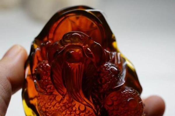 琥珀命的独特魅力与深厚寓意探究
