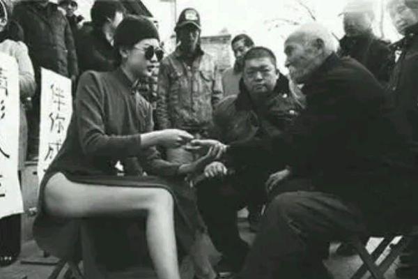 1958年出生的鸡命：命里注定的精彩人生与挑战