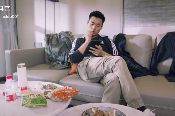 41码鞋的男人命运解码:探索数字背后的秘密与生活哲学 41码鞋的男人命运解码:探索数字背后的秘密与生活哲学