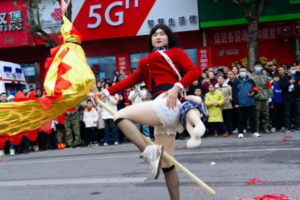2014年正月十四：探秘古老民俗与现代生活的交融之美