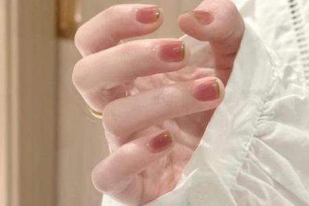 短指甲，优雅女人的命运解读：短指甲的美丽与命格的秘密