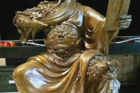 揭秘命格与关公信仰：哪些人适合拜关公？